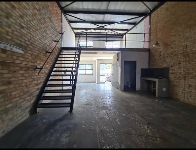 140M² WAREHOUSE TO LET IN PRESIDENT PARK